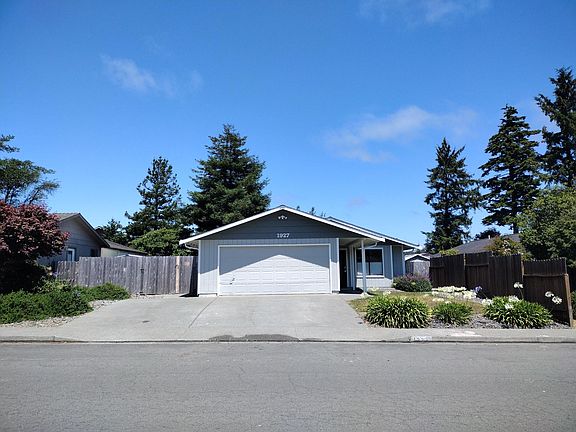 triple car wide driveway