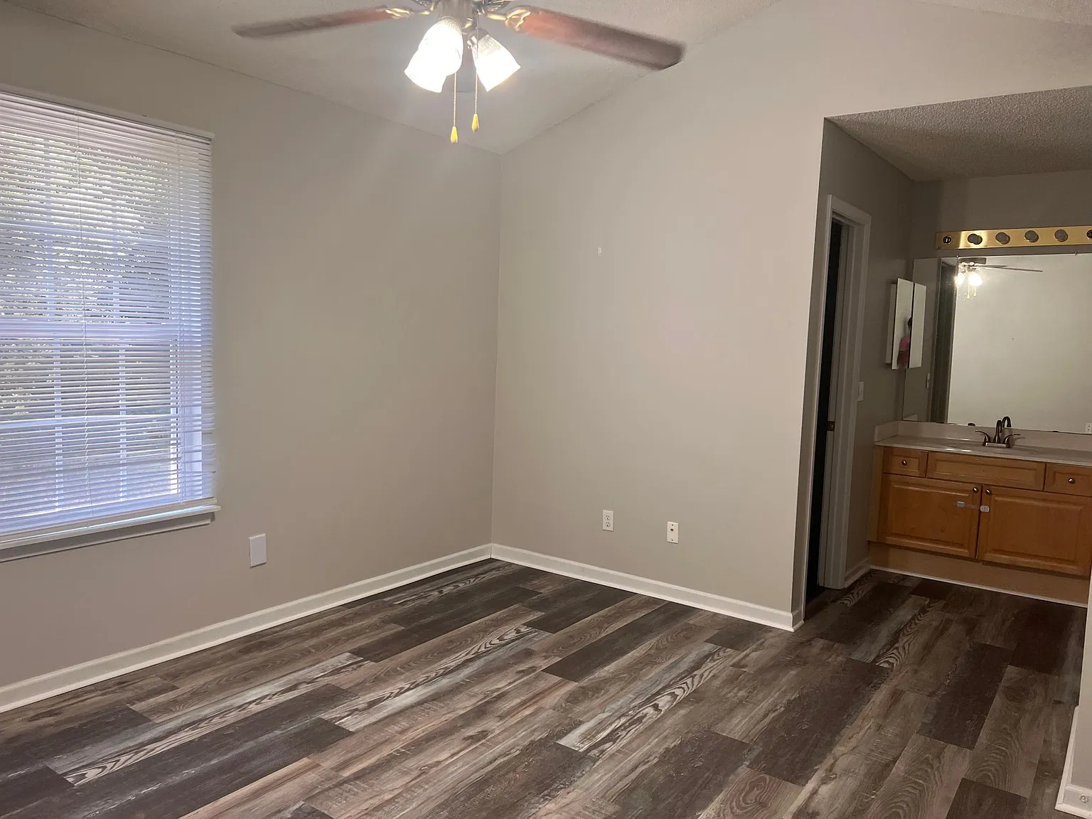 2 bed, 1415 sqft, $1,700 — Photo 3