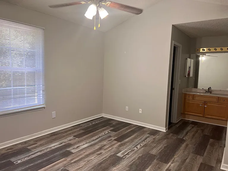 9608 Elizabeth Townes Ln — Photo 3