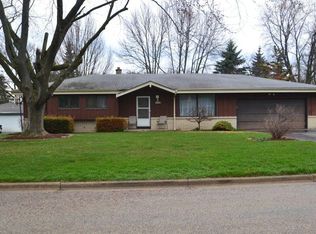 N61W23790 Sumac Ln, Sussex, WI 53089