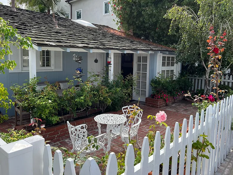 Welcome to my bright & airy Balboa Island 2-bedroom, 2 bathroom cottage