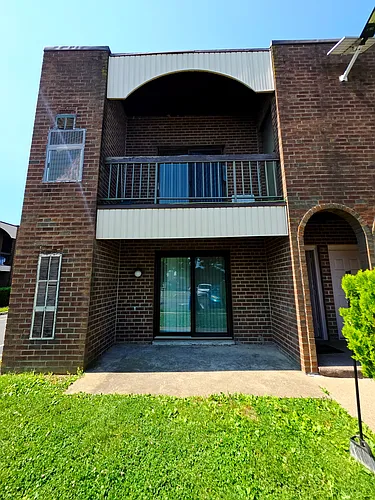 2727 Rhawn St Photo 1