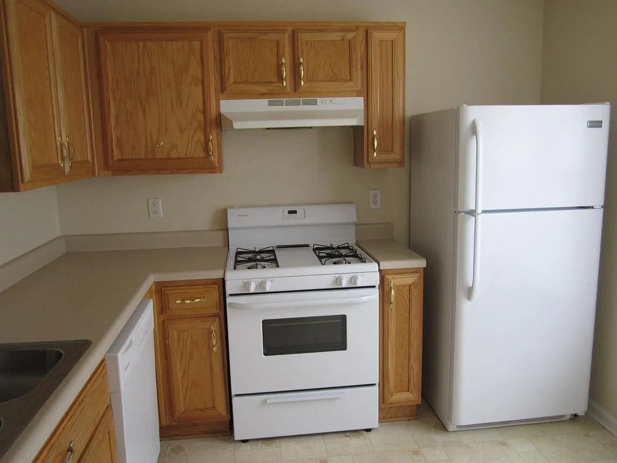 2 bed, 2.5 bath, 1400 sqft, $1,690 — Photo 2