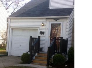 21 Roswell Rd, Cheektowaga, NY 14215