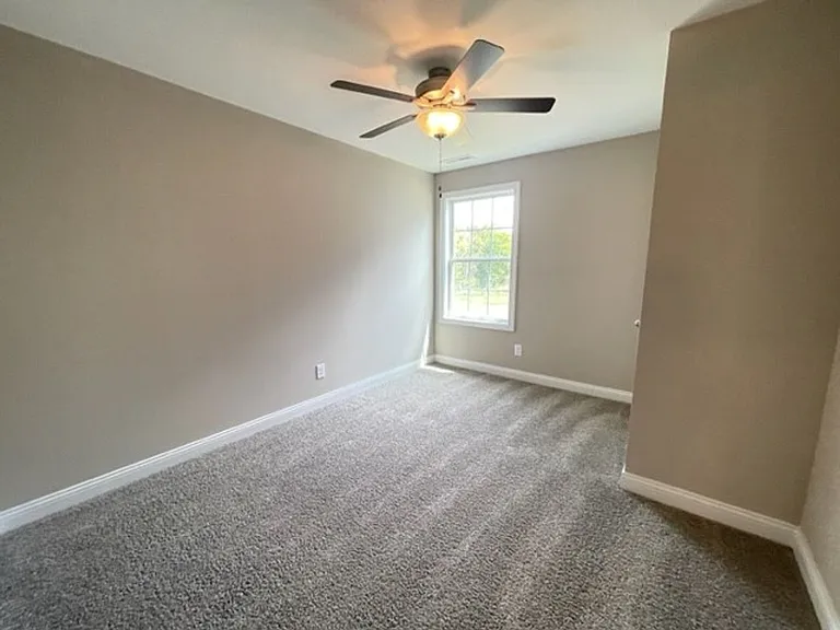 501 Lucky Ln — Photo 8