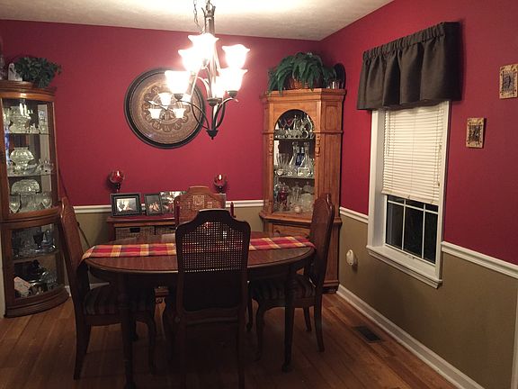 4th image of 260 Twin Oaks Dr