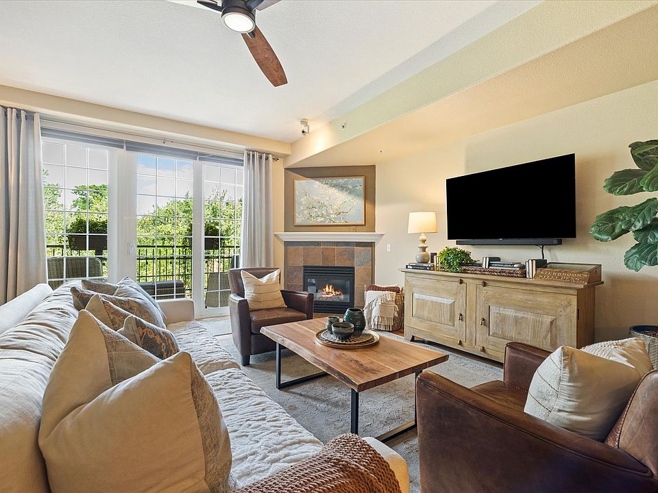 Living Rm