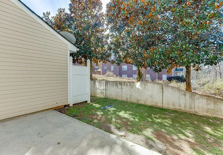 2883 Creek Bottom Ct — Photo 32