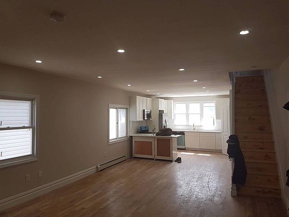 4th image of 107-48 89th St