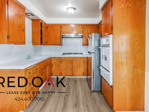 4th image of 12539 York Ave APT C