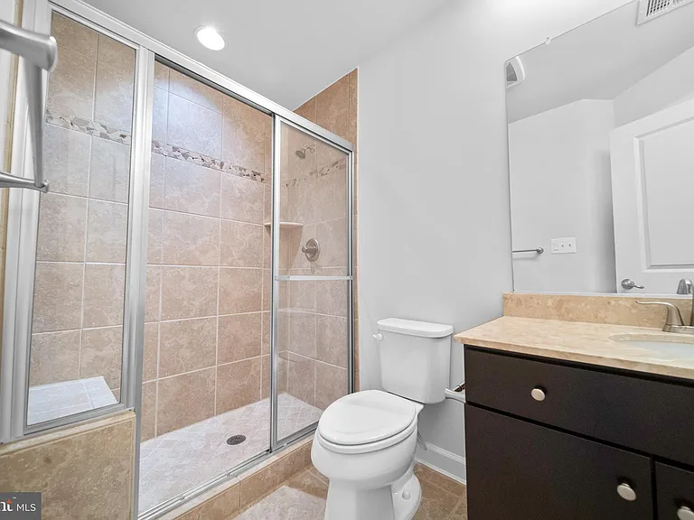 1121 S Lincoln St — Photo 39