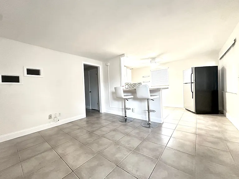 2035 Edgewater Dr #10 — Photo 9