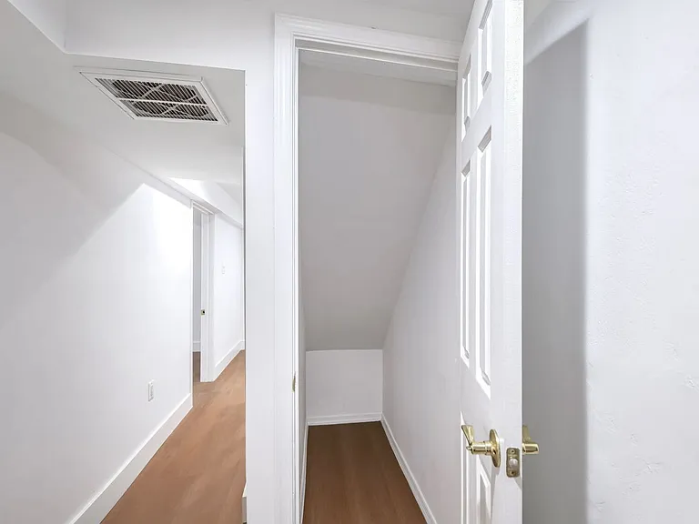 648 Keefer Pl NW #LL — Photo 12