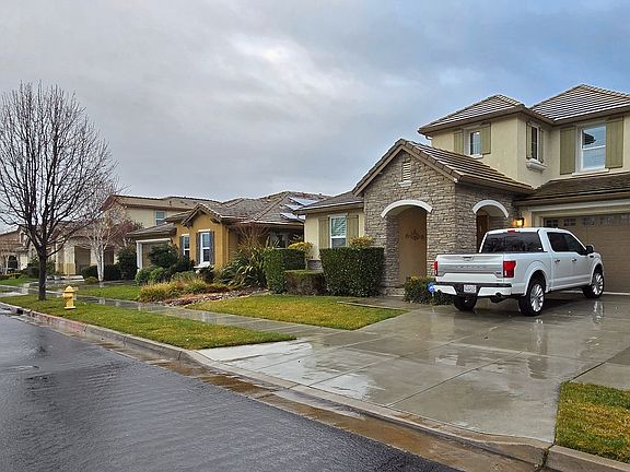 3rd image of 1560 Cielo Vista Ln