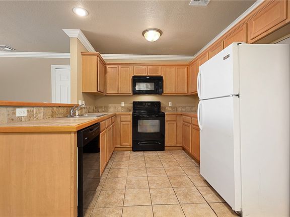 5th image of 56 & 58 S Woodsprings Dr