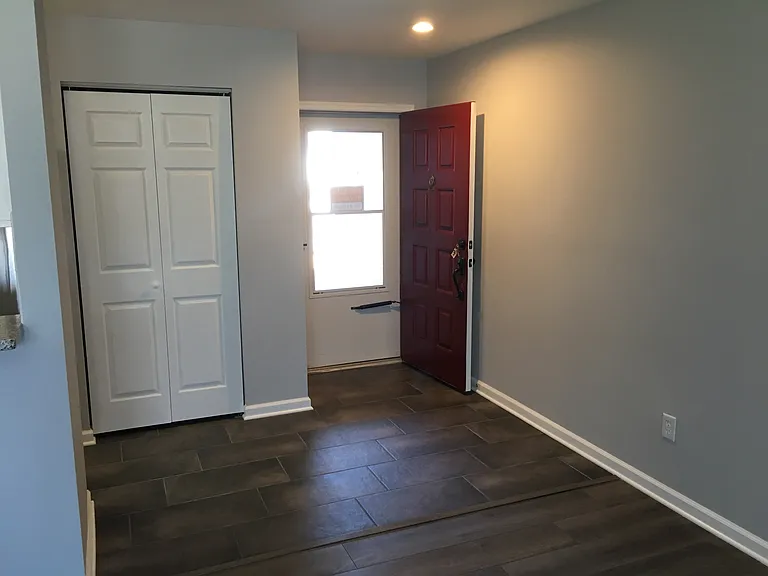 7 Bolton Ct — Photo 2