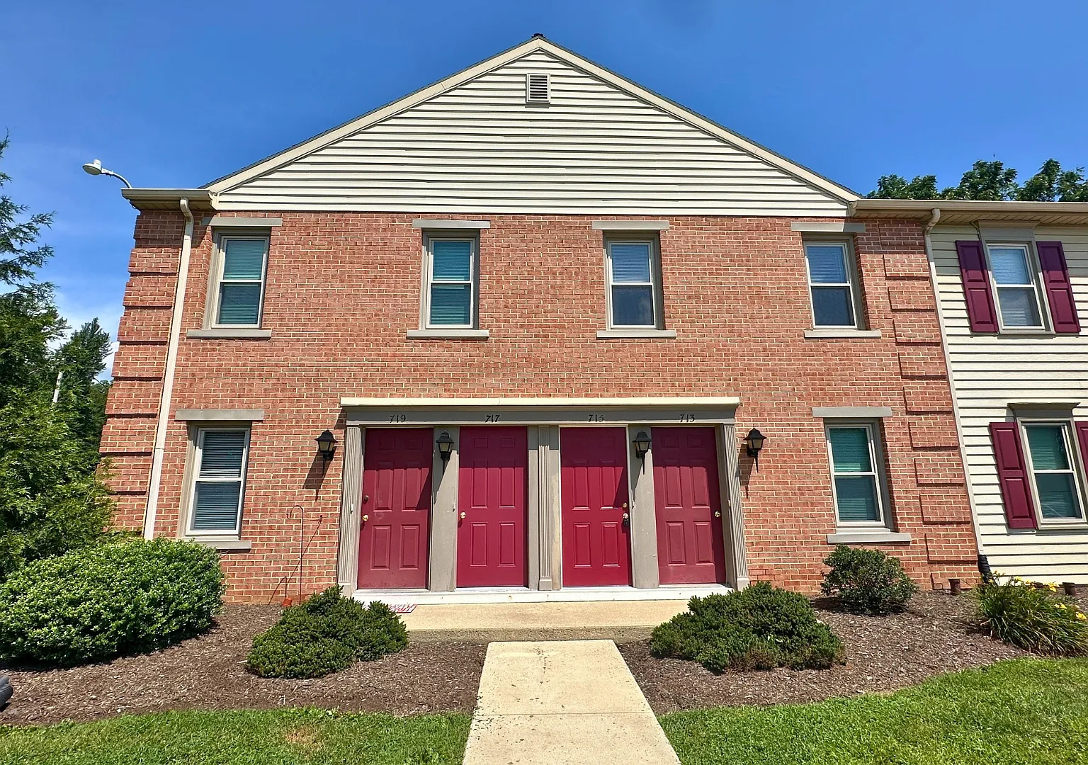 1 bed, 668 sqft, $1,235 — Photo 1