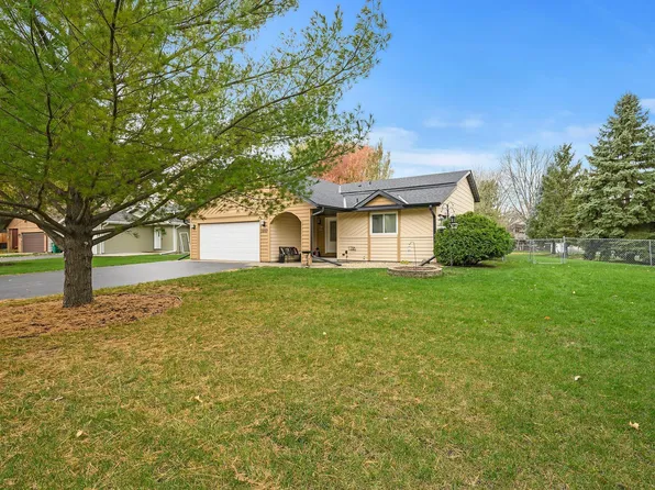 3253 Libby Ln, Vadnais Heights, MN 55127