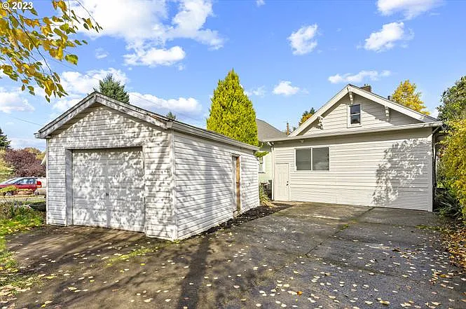 5514 N Syracuse St — Photo 27