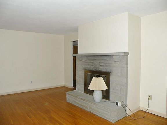 4th image of 6300 Helen St