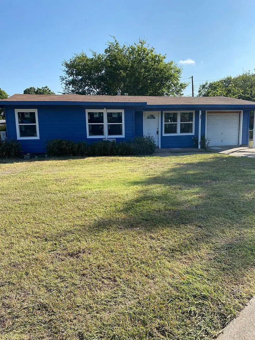 807 Raleigh Cir, Arlington, TX, 76010 — Photo 1