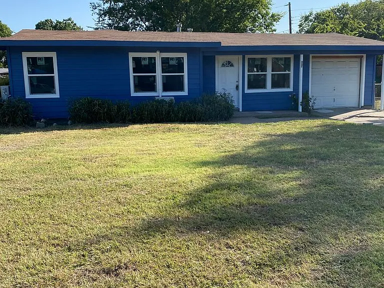 807 Raleigh Cir — Photo 1