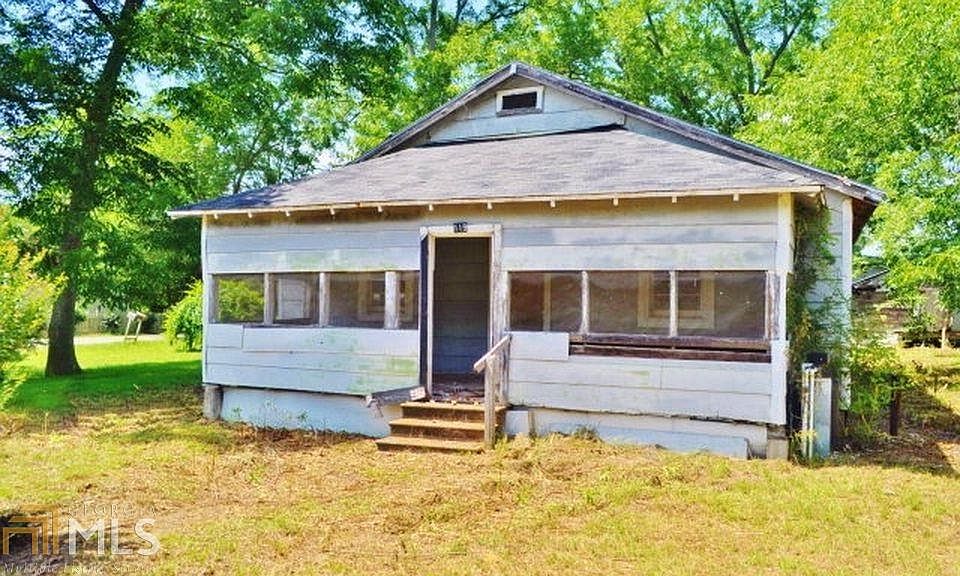 2nd image of 119 Railroad Ave