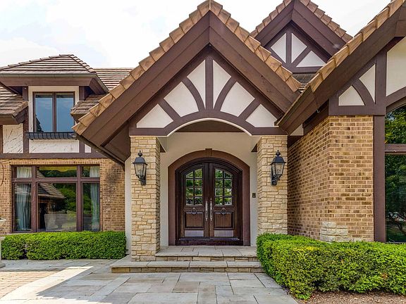 3rd image of 707 Deer Trail Ln