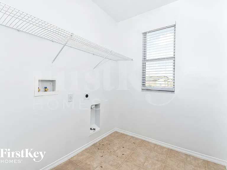 13509 Laranja St — Photo 9