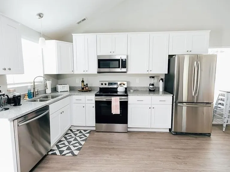 3212 Arctic Ave — Photo 4