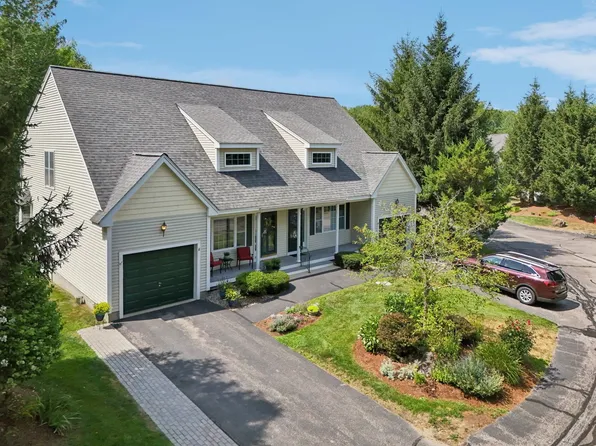 8 Sherwood Road #1, Raymond, NH 03077