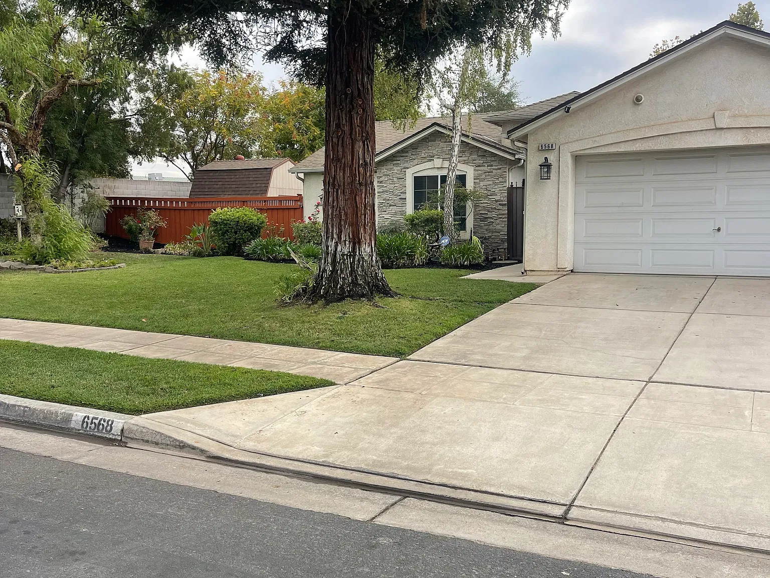 3 bed, 1390 sqft, $2,600 — Photo 1