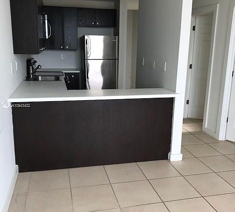 2nd image of 914 SW 31st Ave #305