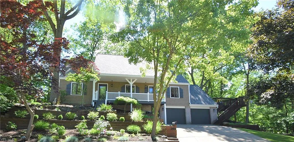 245 Windward Dr photo 1