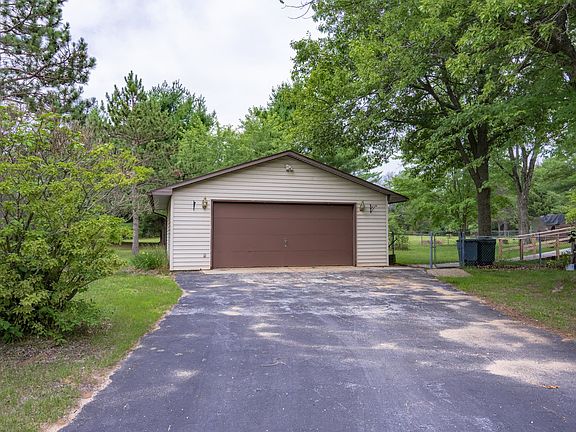 4th image of W4421 Marina Ln