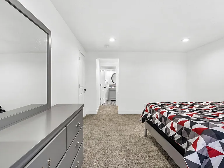 1622 N 3950 W — Photo 13