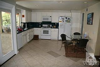 3rd image of 28803 Colina Vista St