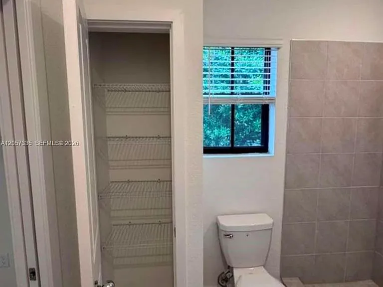 270 NE 12th St #270 — Photo 16