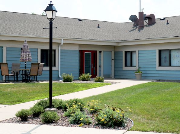 509 Goose Island Dr #311, Decorah, IA 52101