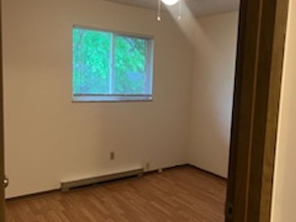 2nd image of 825 Nash St APT 3
