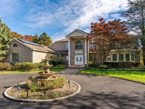 106 Southwoods Road, Woodbury, NY 11797