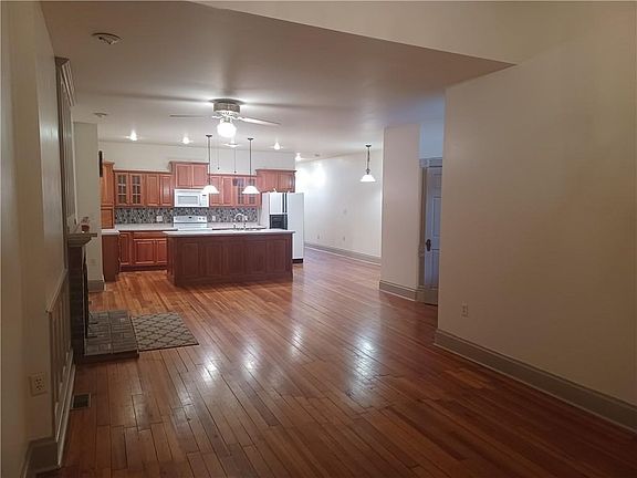 2nd image of 118 Central Ave E