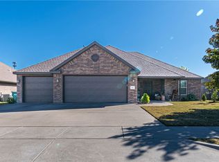 3001 N 17th St, Rogers, AR 72756