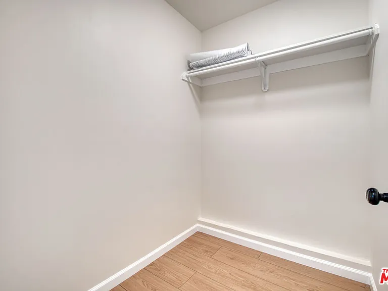 11510 Fenton Ave — Photo 6