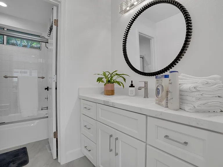 E Lakeshore Dr — Photo 15