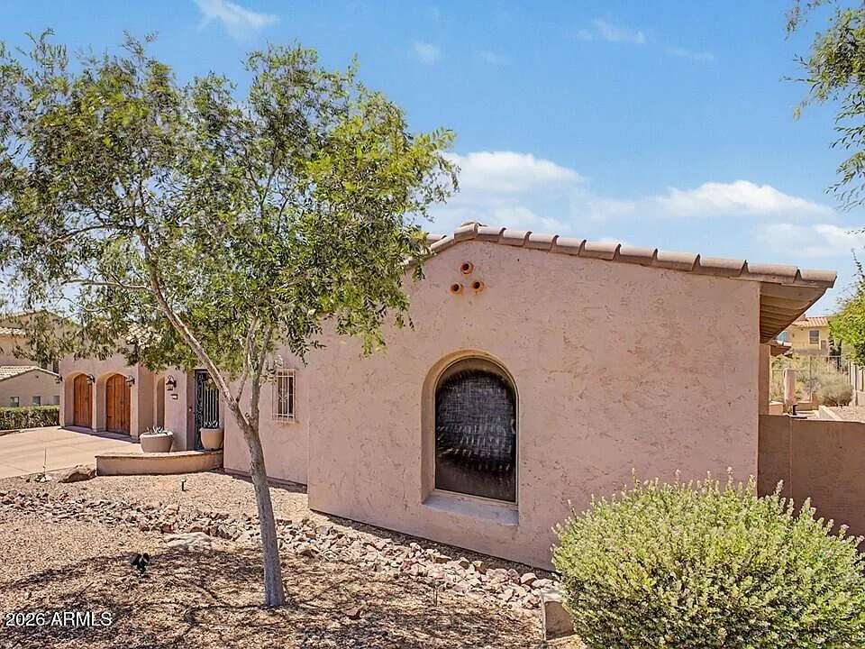 4 bed, 3.5 bath, 4014 sqft, $4,750 — Photo 2
