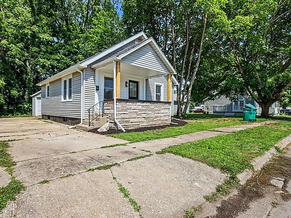 2nd image of 206 Rumely St