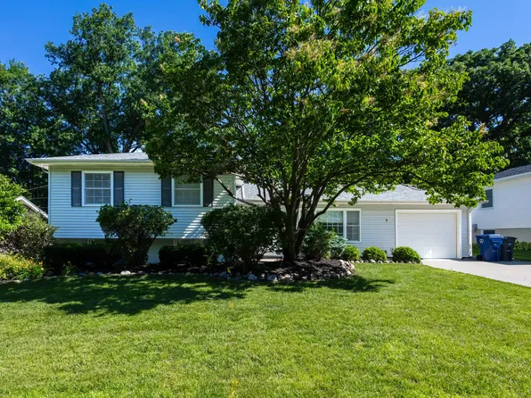 1720 Elmwood Ave, Bettendorf, IA 52722