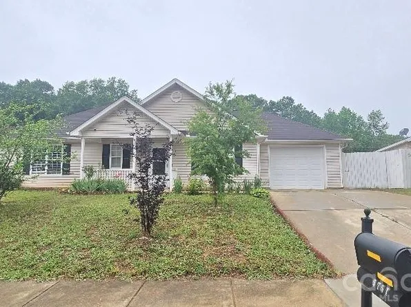 5751 Justins Forest Dr, Charlotte, NC 28212
