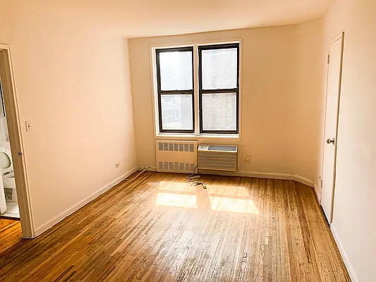 Rented by Showcase Realty | media 11